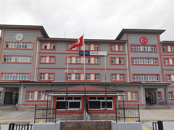 EDREMİT ÖĞRENCİ YURDU — GSB rehberindeki fotoğraf